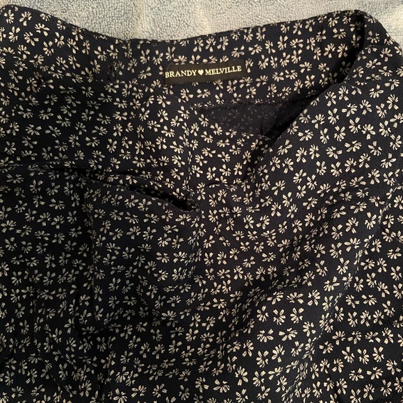 Brandy Melville genevive wrap skirt - Picture 5 of 6